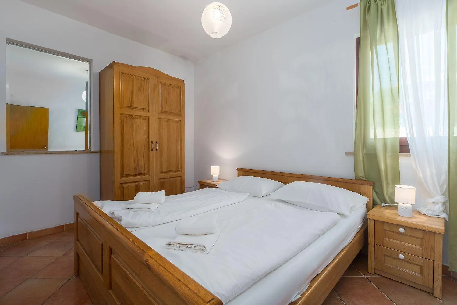Mediterranes Apartment Nur 200 Meter Zum Strand Mit Pool, Grillbereich, Privater Terrasse, Wifi Porec