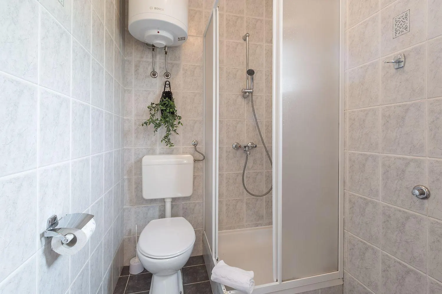 Mediterranes Apartment Nur 200 Meter Zum Strand Mit Pool, Grillbereich, Privater Terrasse, Wifi Porec