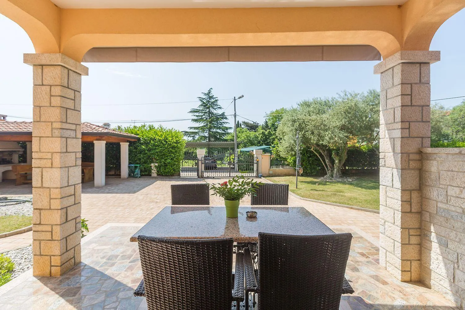 Mediterranes Apartment Nur 200 Meter Zum Strand Mit Pool, Grillbereich, Privater Terrasse, Wifi Porec Croatia