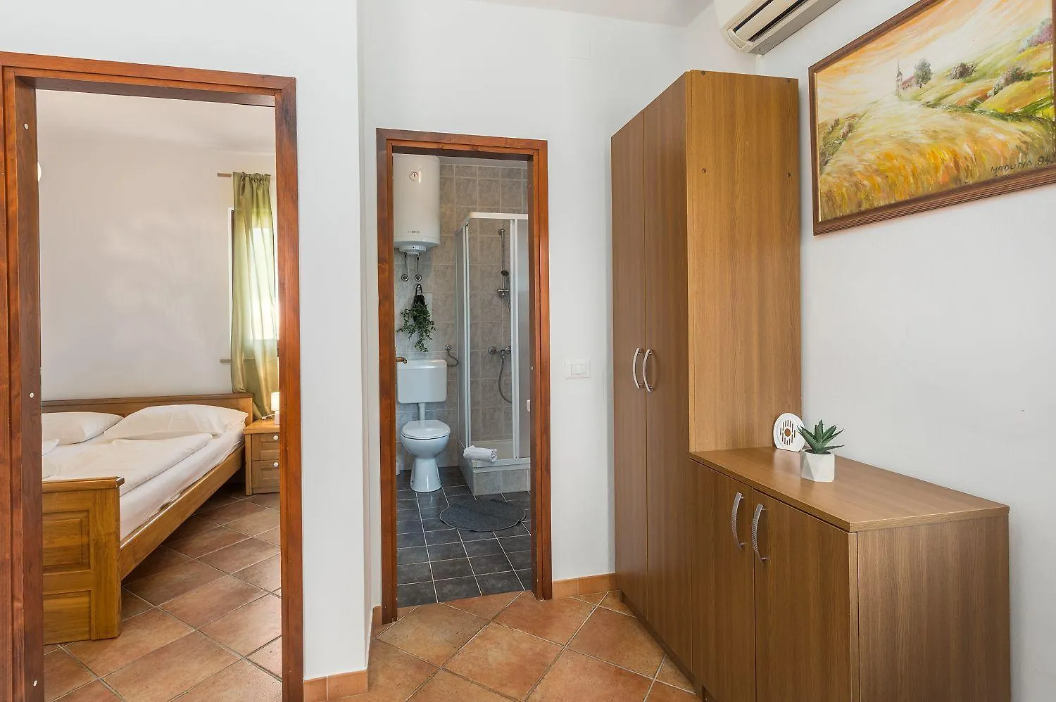 Mediterranes Apartment Nur 200 Meter Zum Strand Mit Pool, Grillbereich, Privater Terrasse, Wifi Porec Croatia