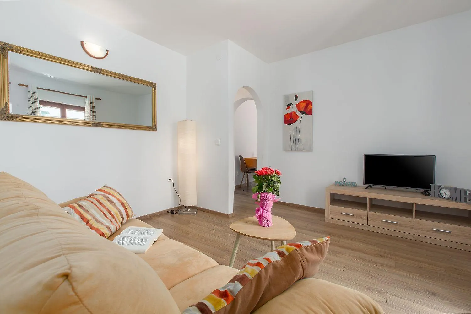 Mediterranes Apartment Nur 200 Meter Zum Strand Mit Pool, Grillbereich, Privater Terrasse, Wifi Porec