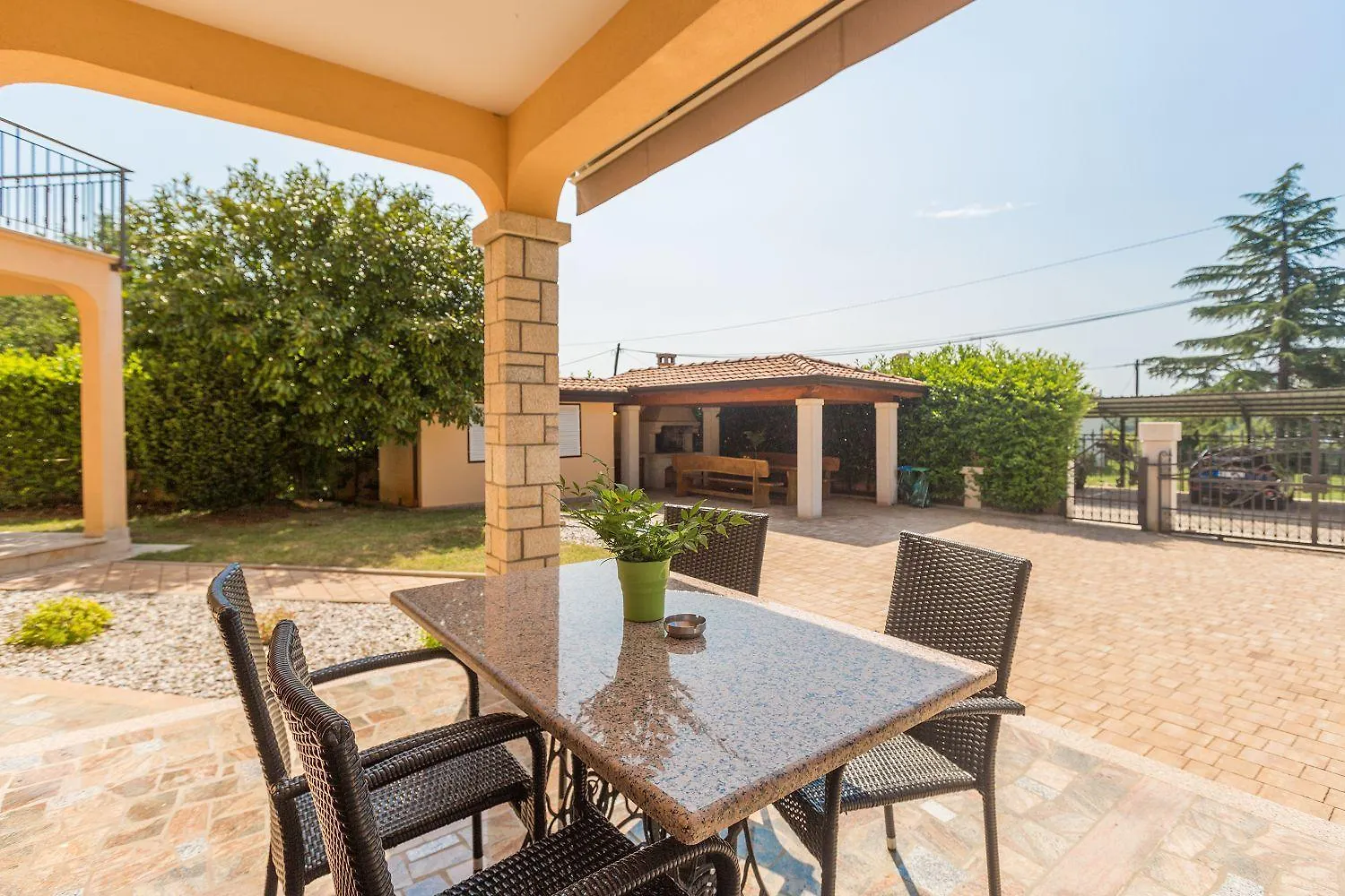 Mediterranes Apartment Nur 200 Meter Zum Strand Mit Pool, Grillbereich, Privater Terrasse, Wifi Porec