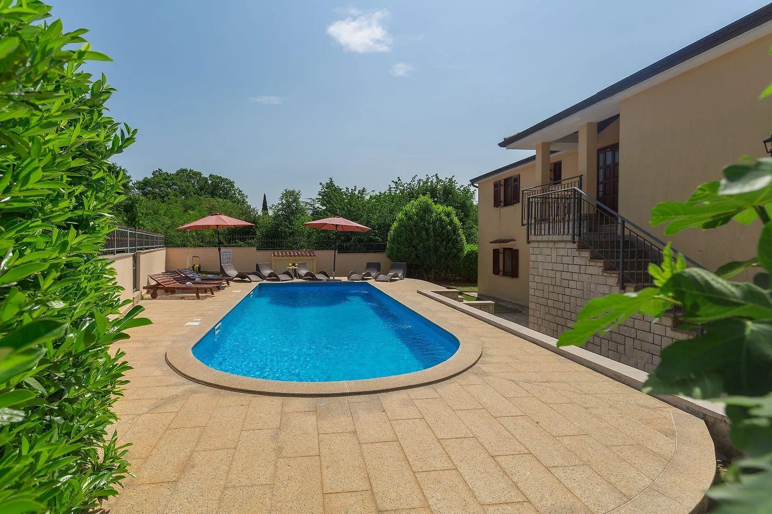 Mediterranes Apartment Nur 200 Meter Zum Strand Mit Pool, Grillbereich, Privater Terrasse, Wifi Porec
